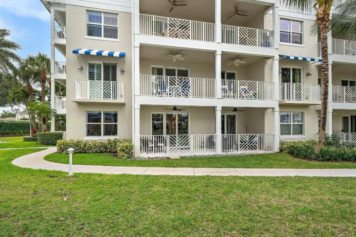 814 Bay Colony Dr S-19