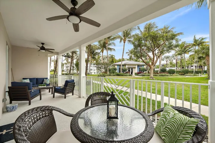814 Bay Colony Dr S-17