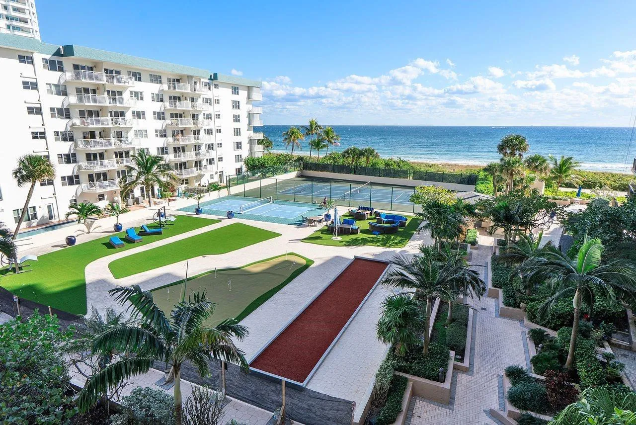 AMENITIES ON THE BEACH