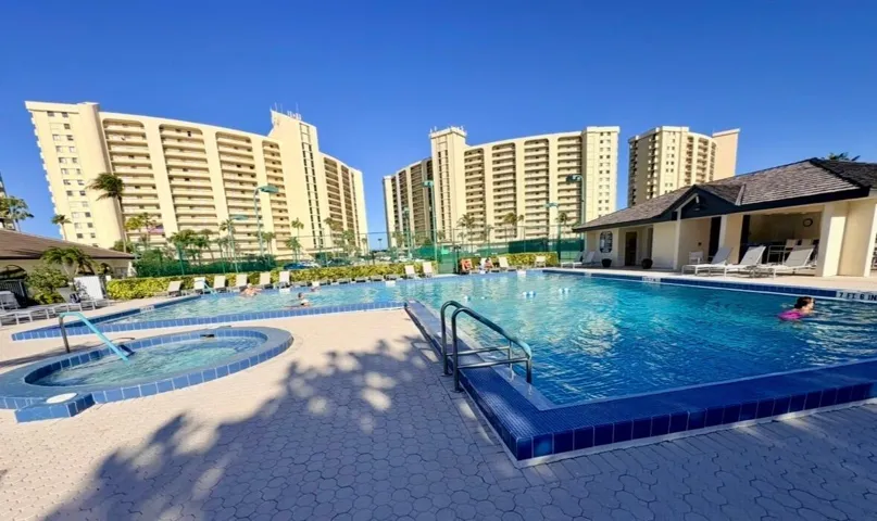500 Ocean Trail Way 305-26