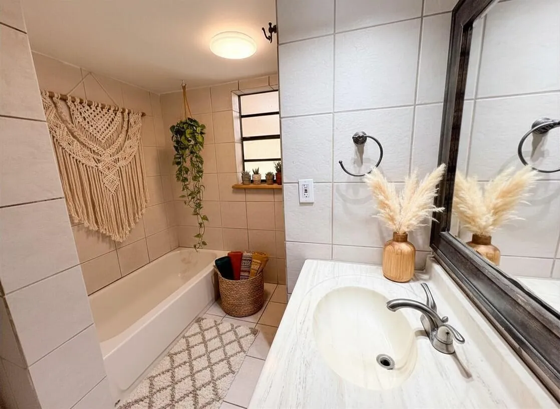 COMMON BATH