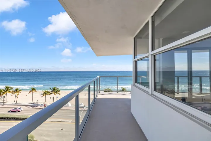 wraparound balcony