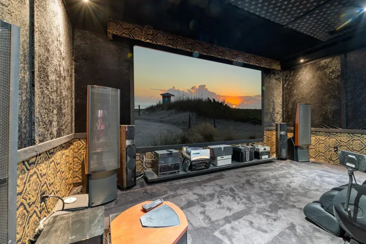 HOME THEATRE