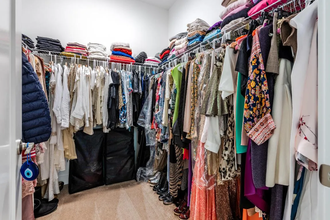 Walking Closet