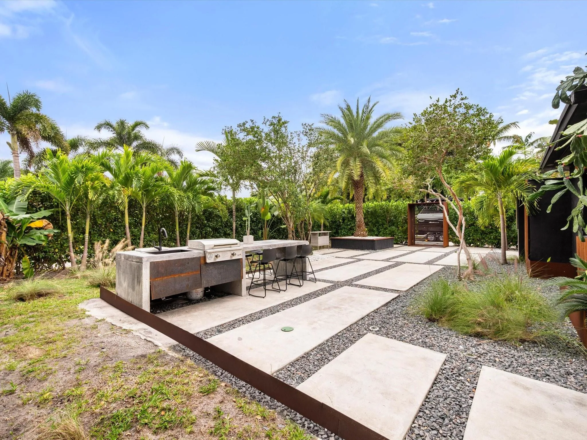 Outdoor Kitchen
