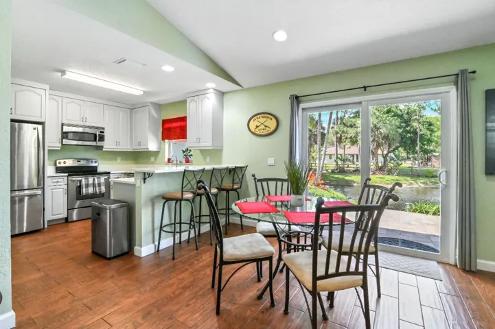 34 Dining area 01