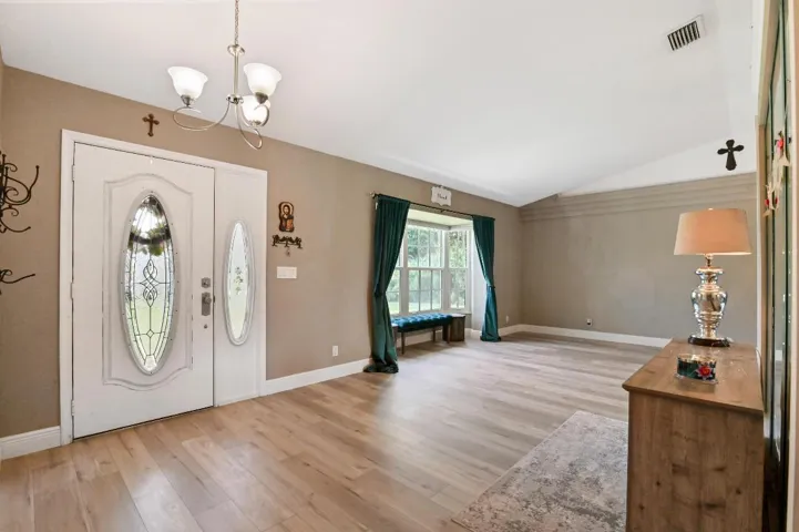 05 Living room 02