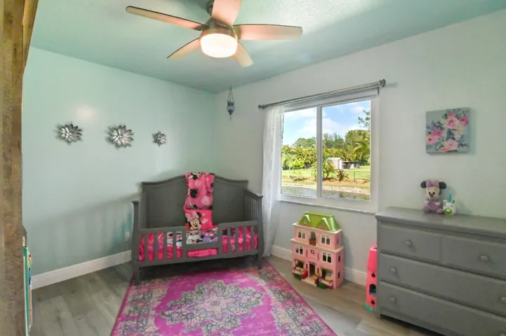 19 bedroom 01