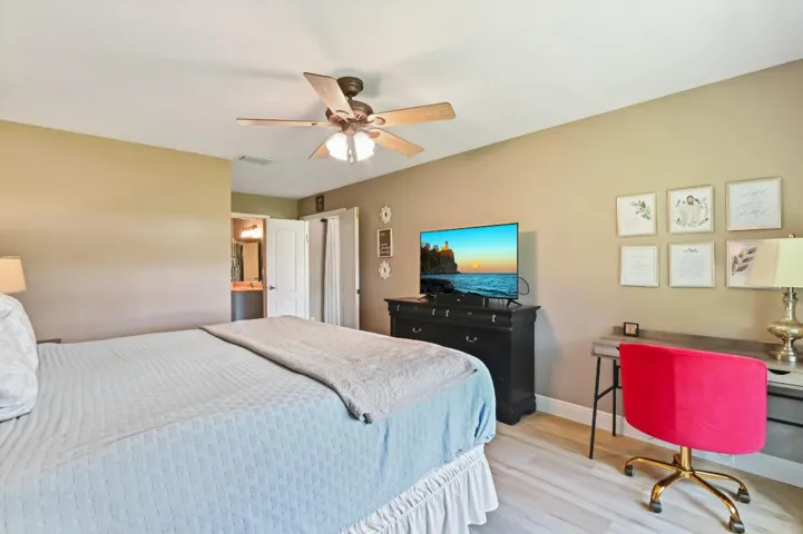 25 Bedroom 02