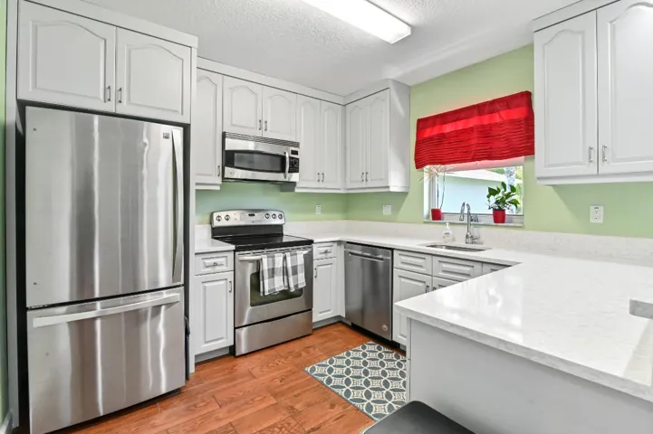 36 Kitchen 01