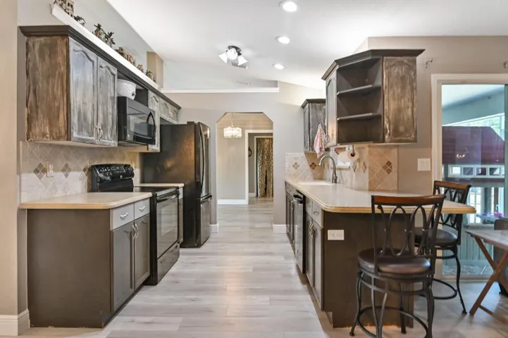 11 Kitchen 02