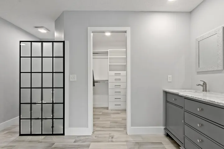 9029 SE Breeze Wy Hobe Sound-large-027-0