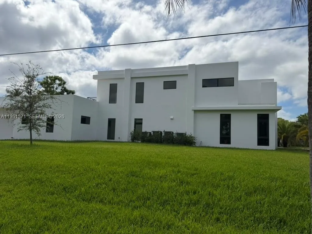Property photo 43