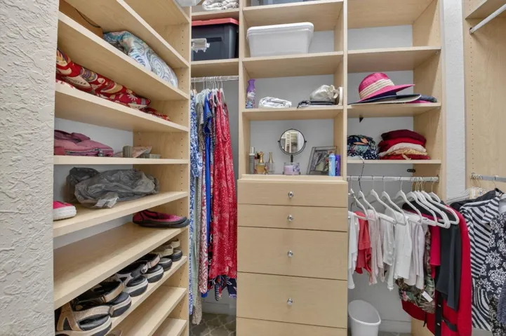 Walk in Closet