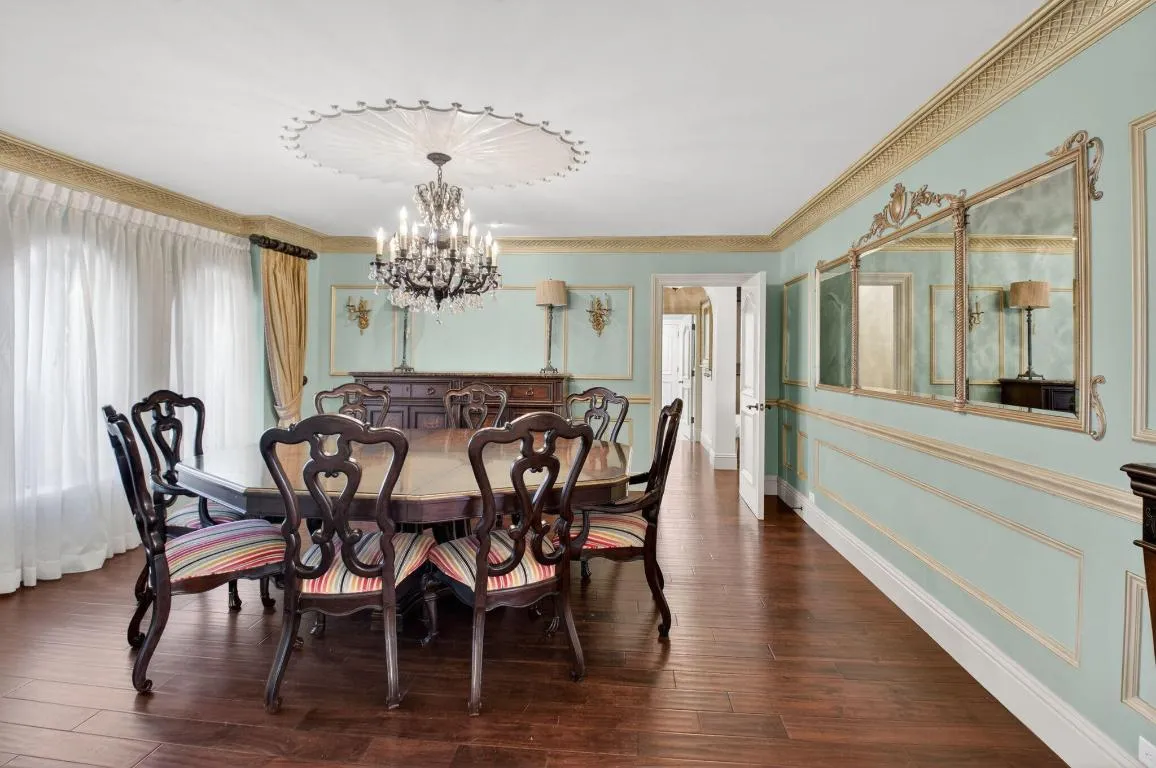Formal Dining