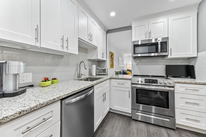 06 Kitchen 03
