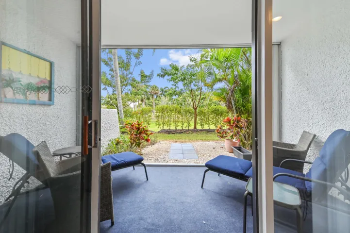 27 Patio 01