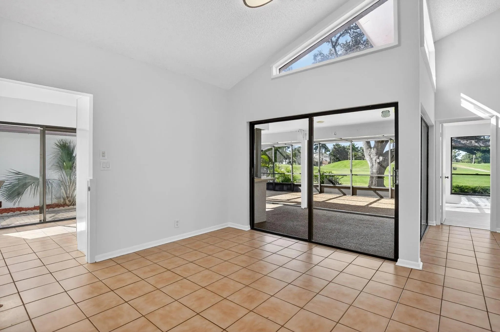 Dining room.