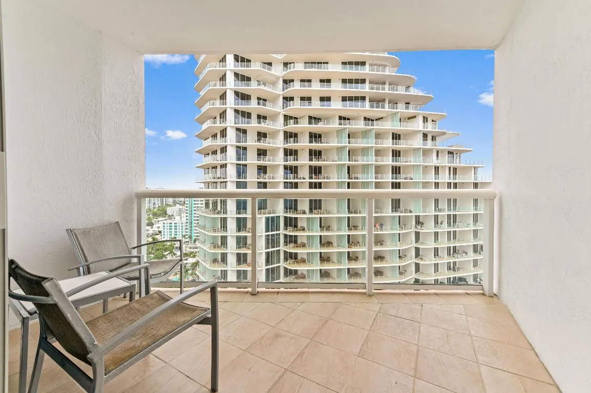 14 balcony 02