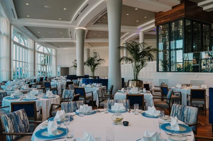 Club Restaurant