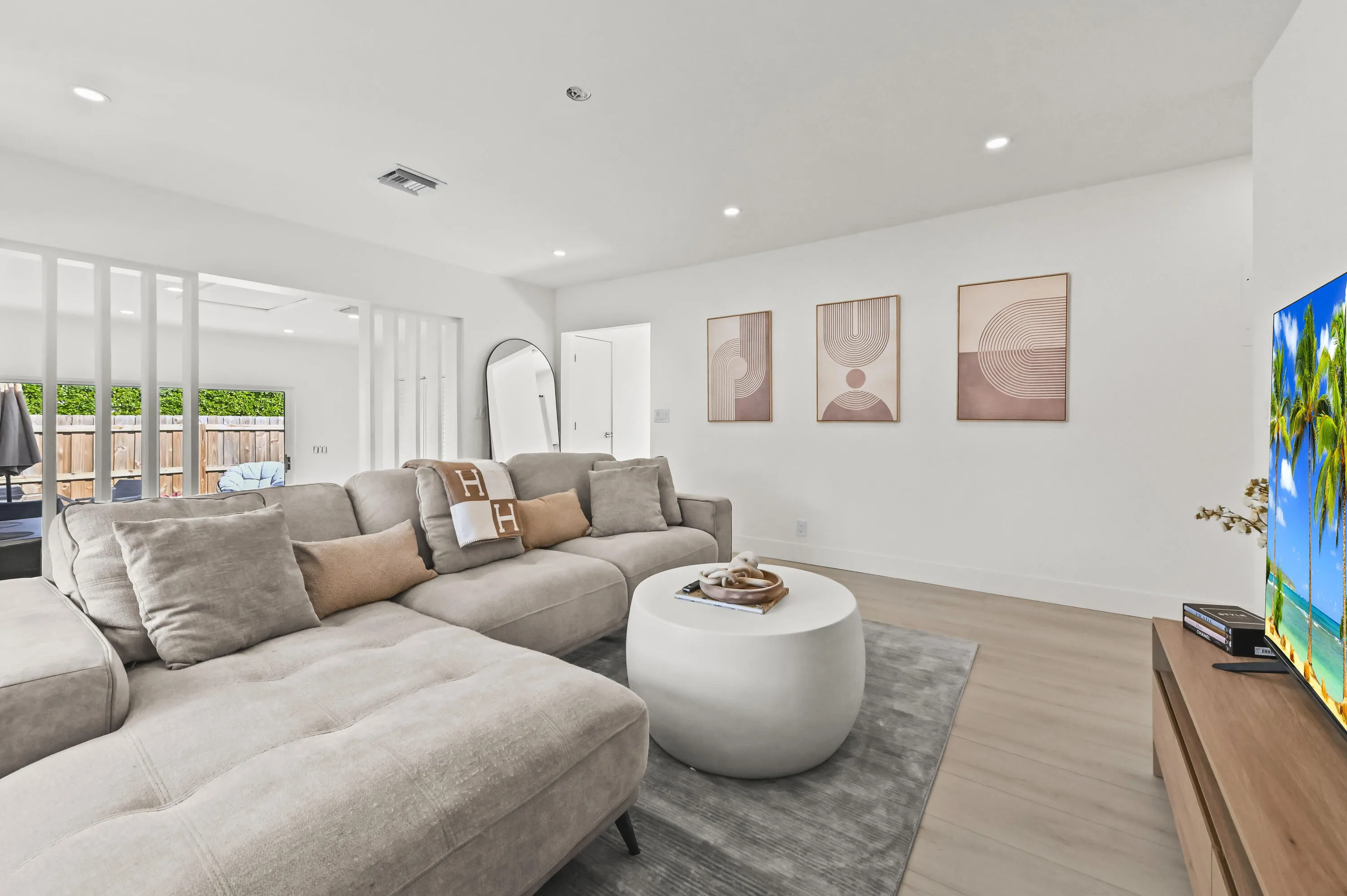 09 Living Room 04