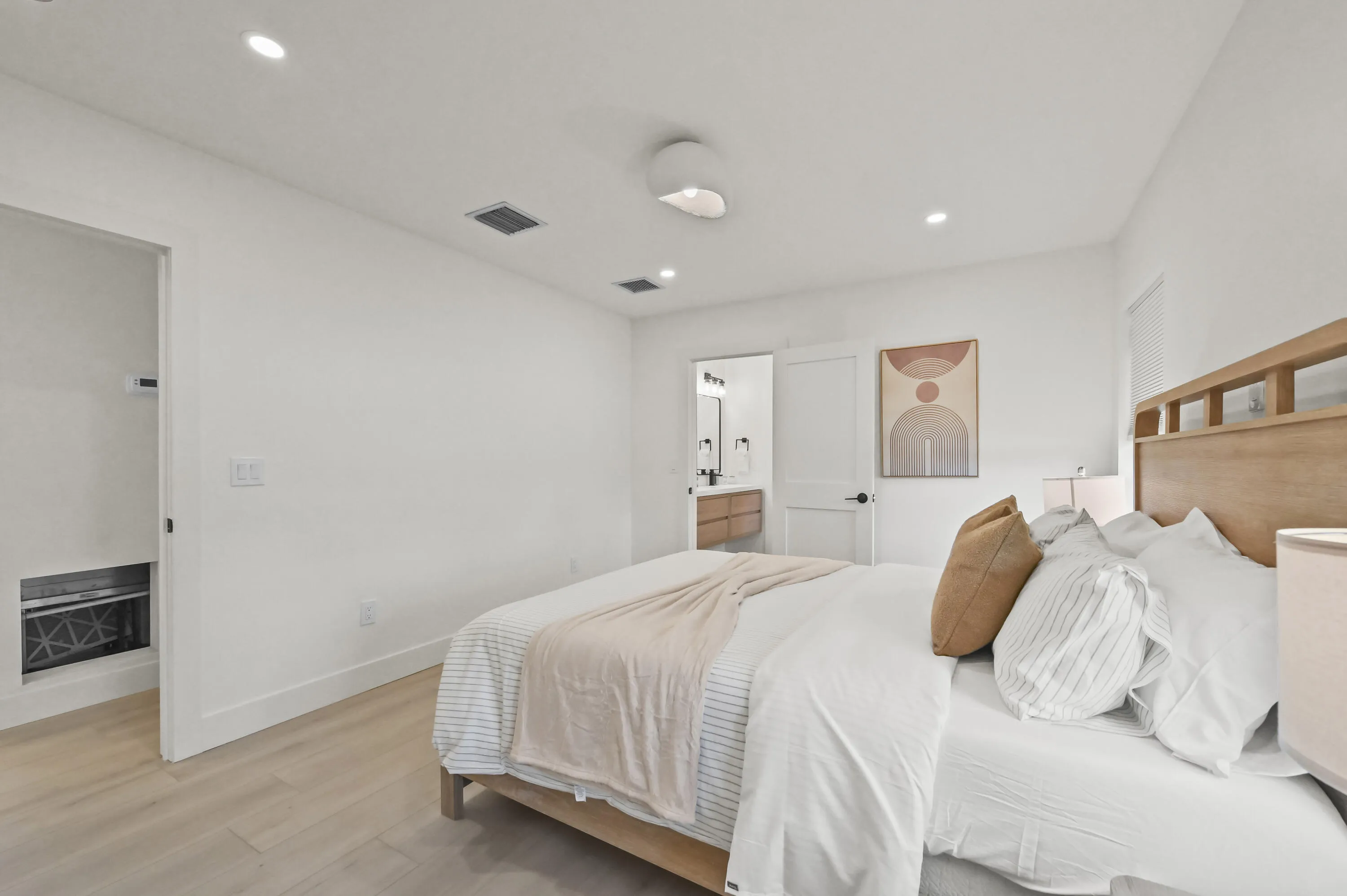 25 Bedroom 03