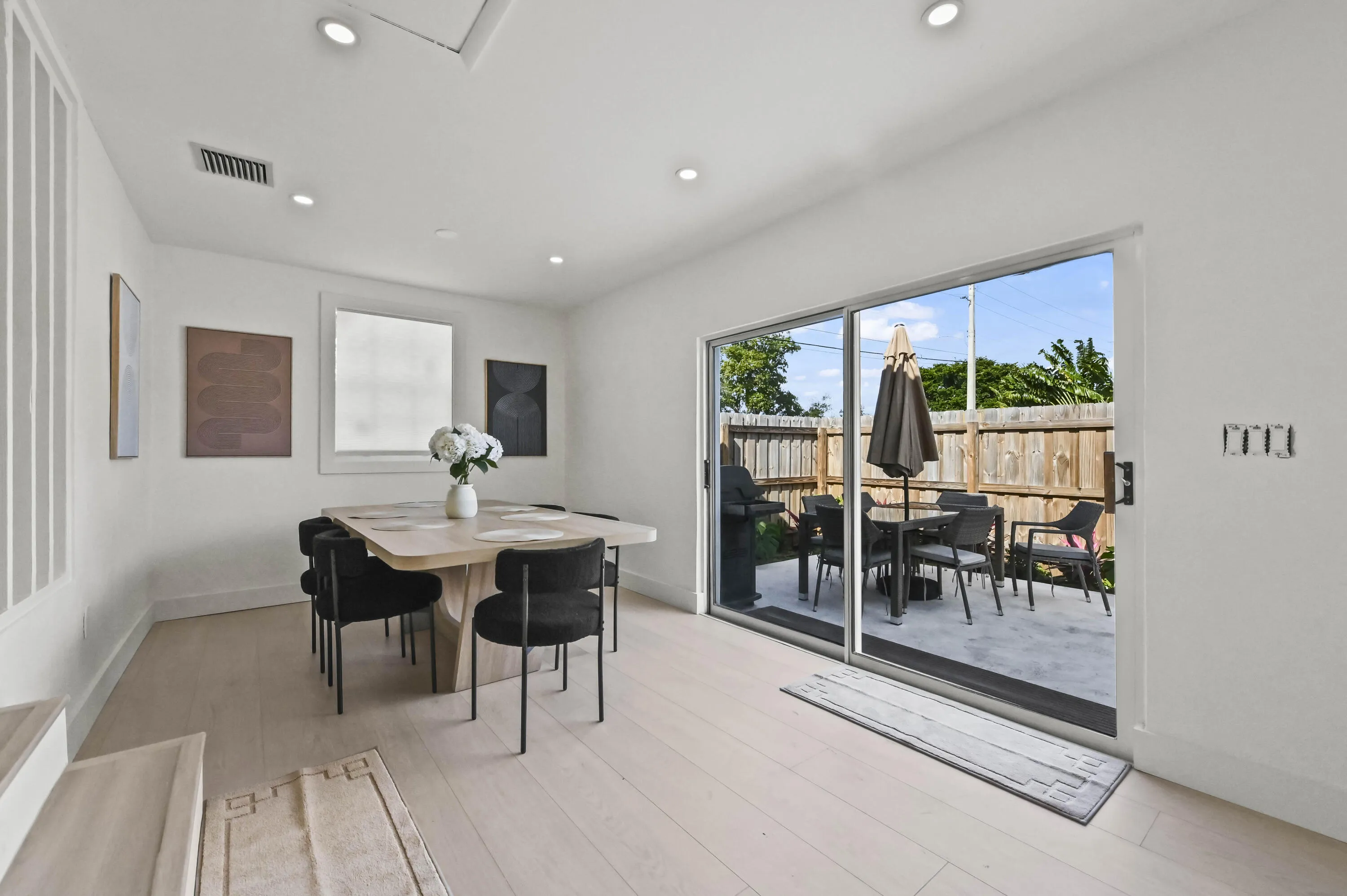 15 Dining Room 04