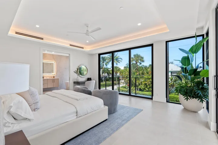 PRIMARY_BEDROOM_2_ANGLE_DT