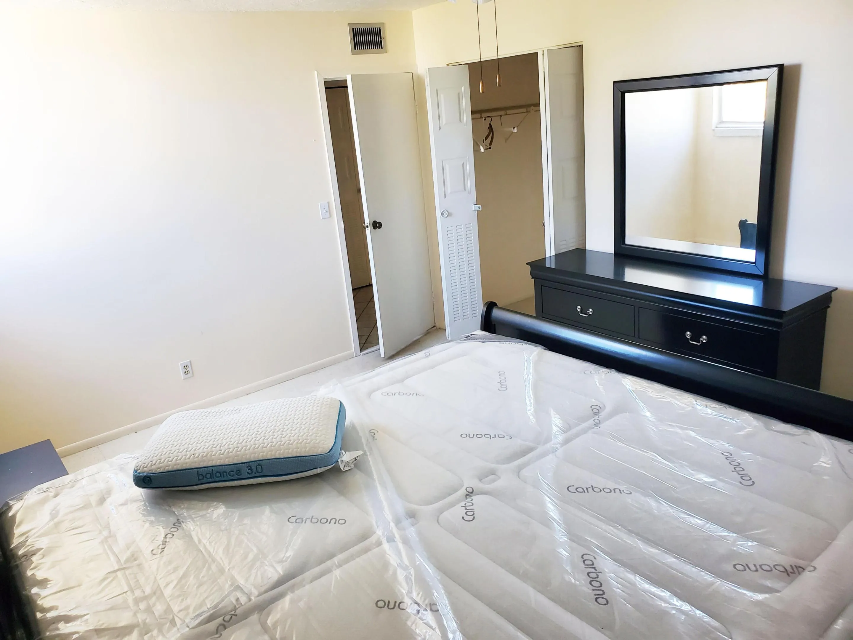 Master Bed room (2)
