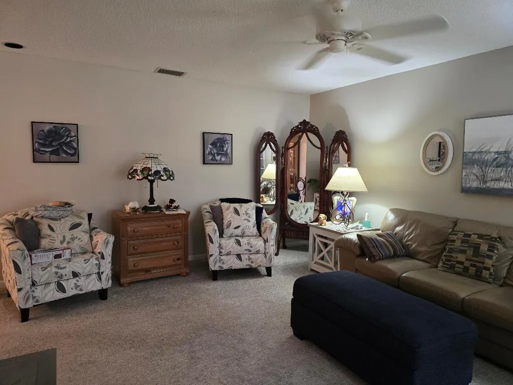LIVING RM