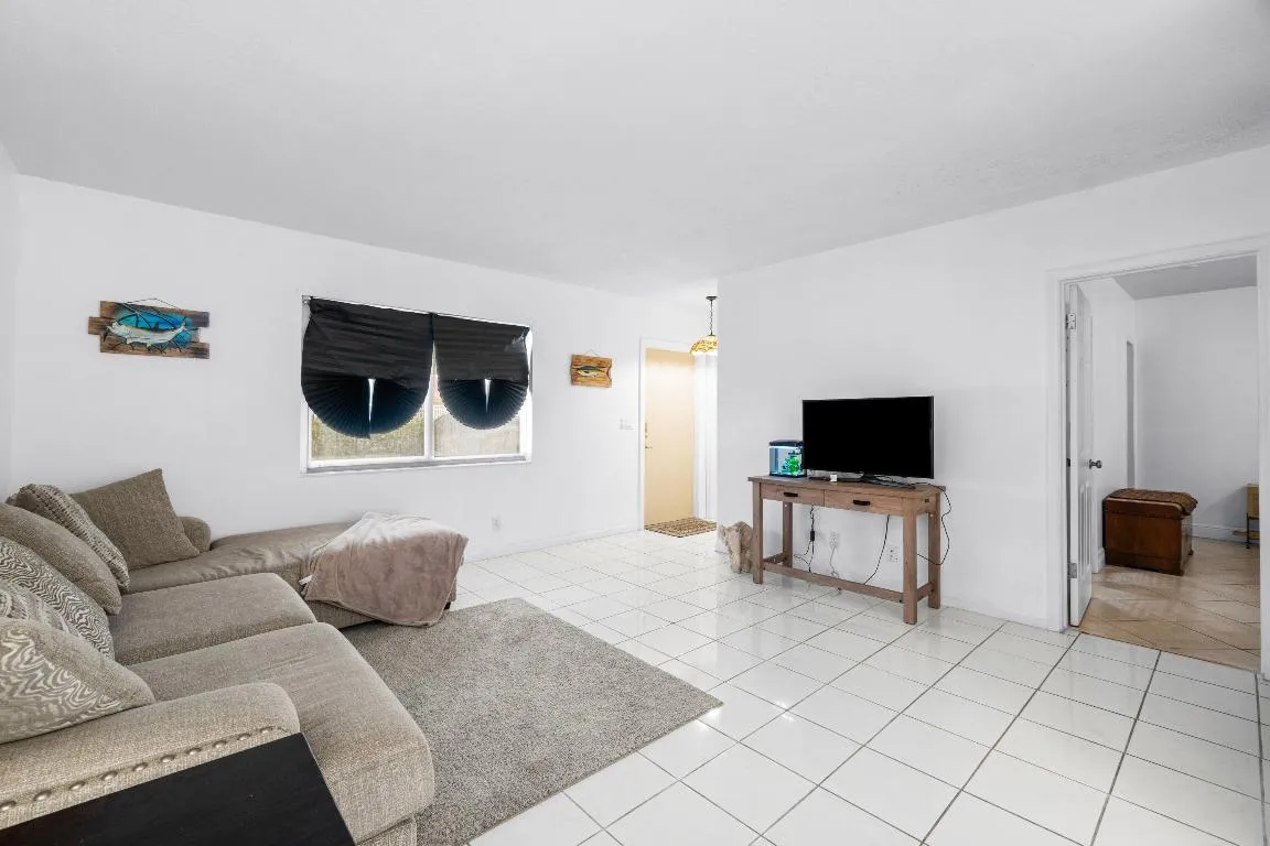 006-658Northeast6thCourt-BoyntonBeach-FL