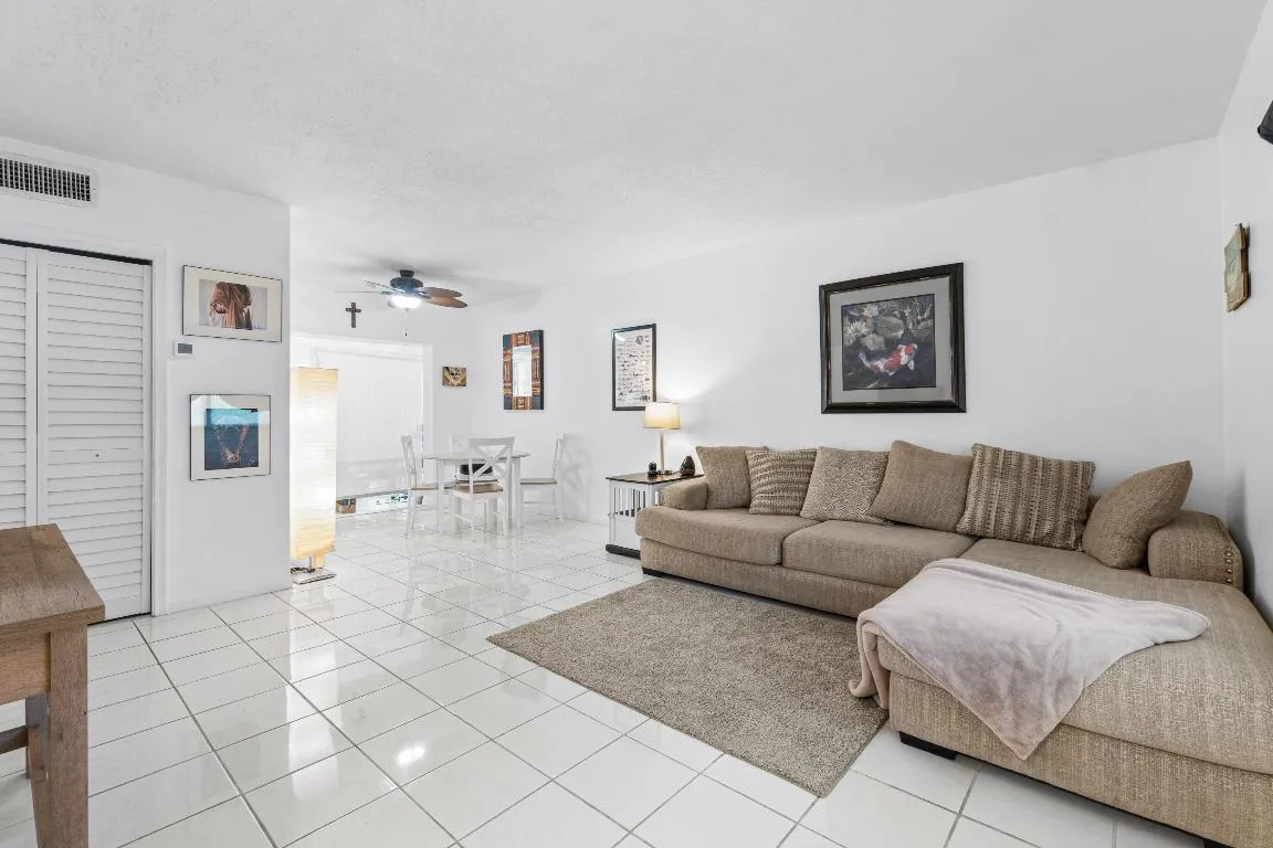 007-658Northeast6thCourt-BoyntonBeach-FL