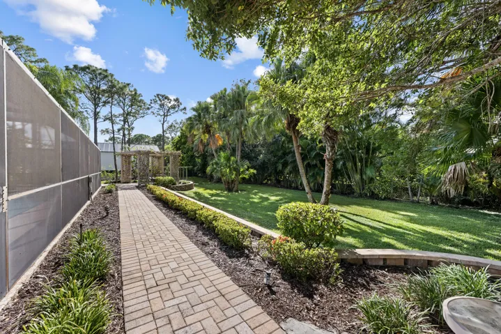 EXTERIOR YARD