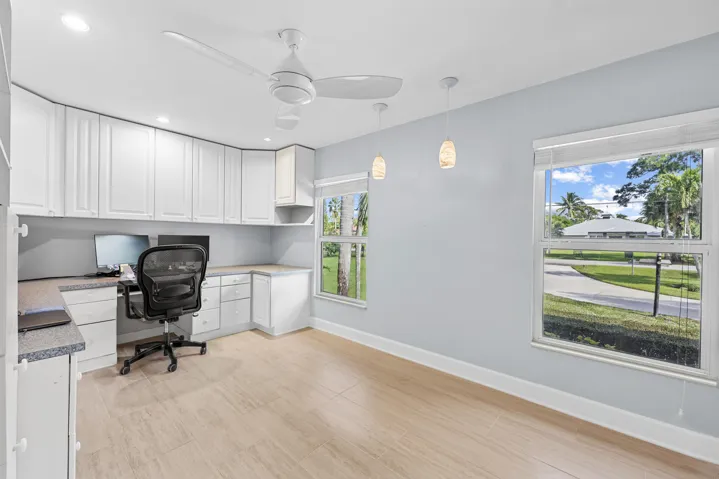 GUEST BEDROOM 3/ OFFICE