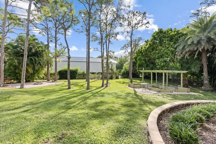 EXTERIOR YARD