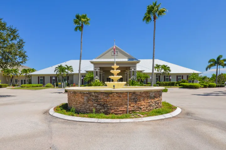 Savanna Club (2)