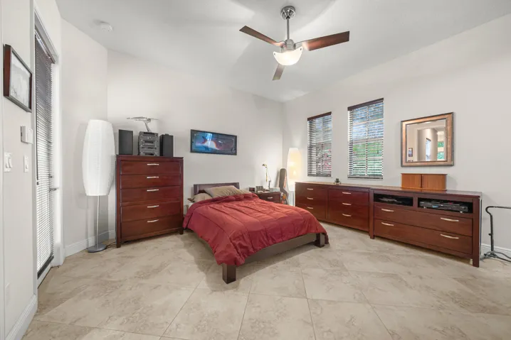 Guest bedroom 2