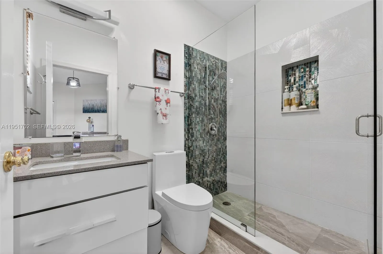 bathroom 4
