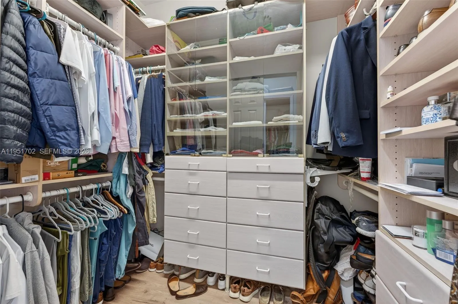 men closet