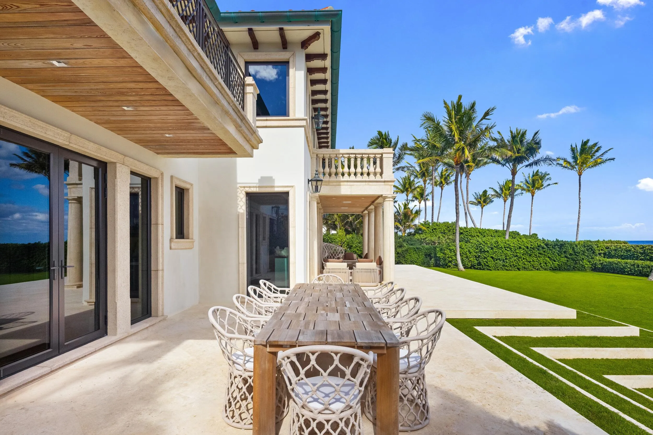 Front Outdoor Dining