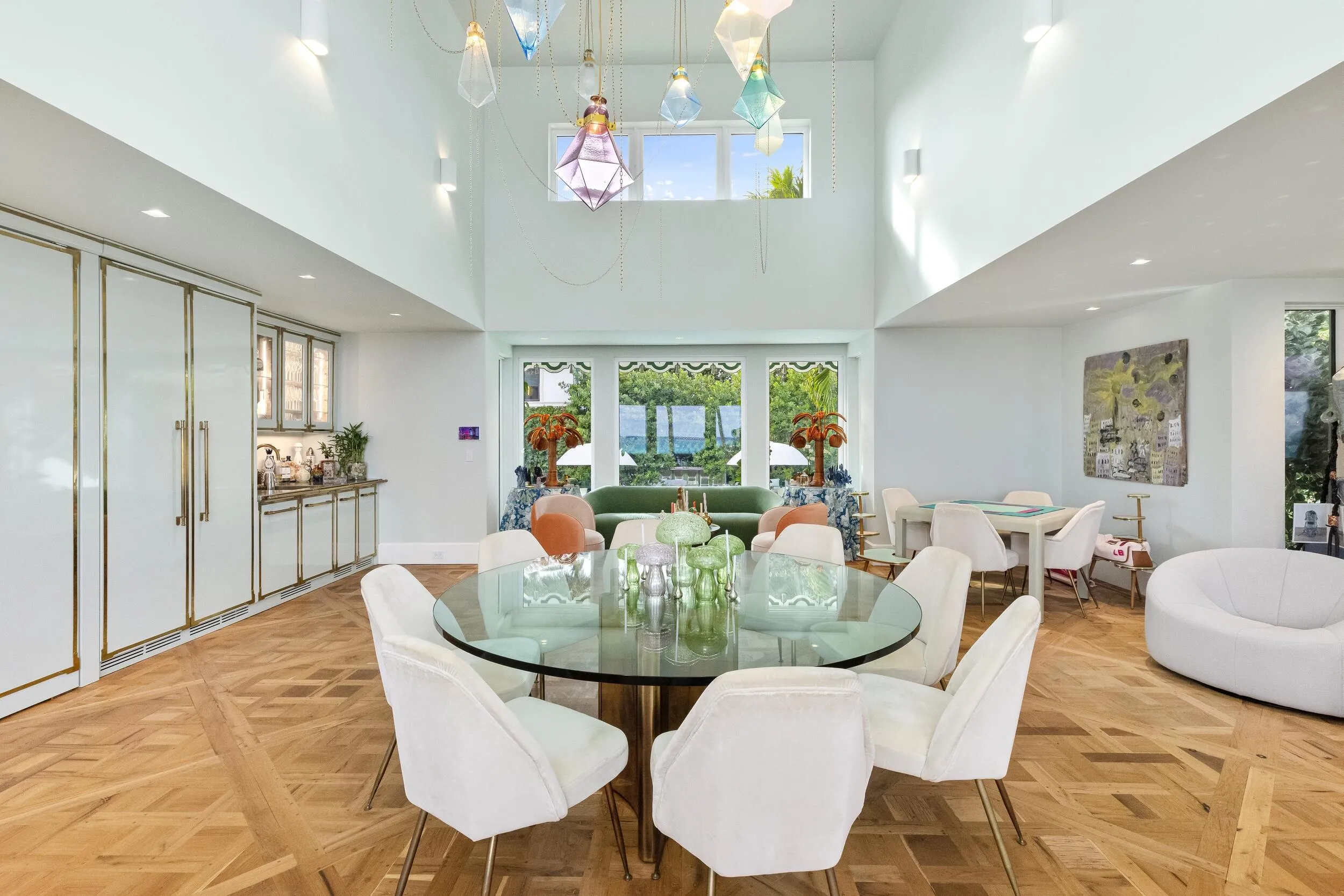 Dining 7