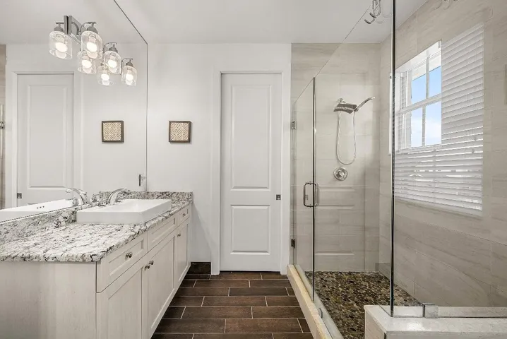 Master Bedroom Bathroom
