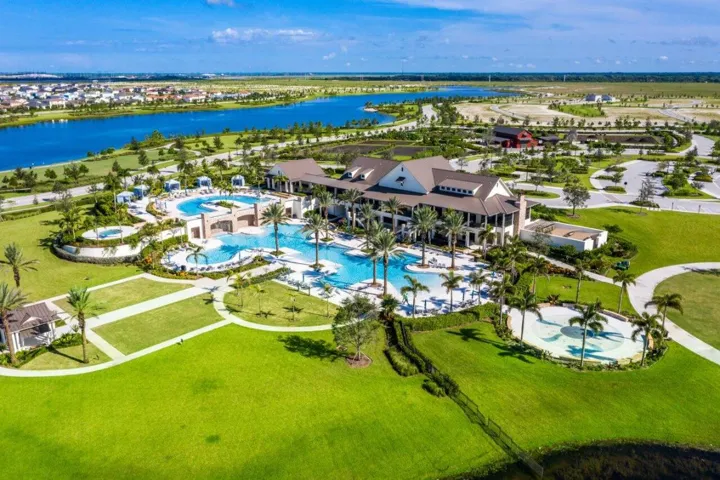 Arden Pool View