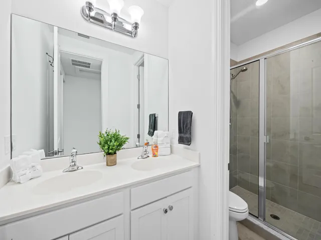 Upstairs guest bathroom