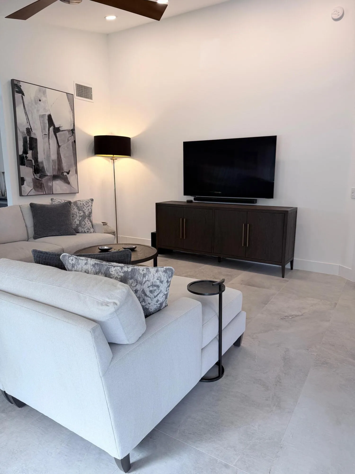 ENTERTAINMENT CENTER LIVING ROOOM