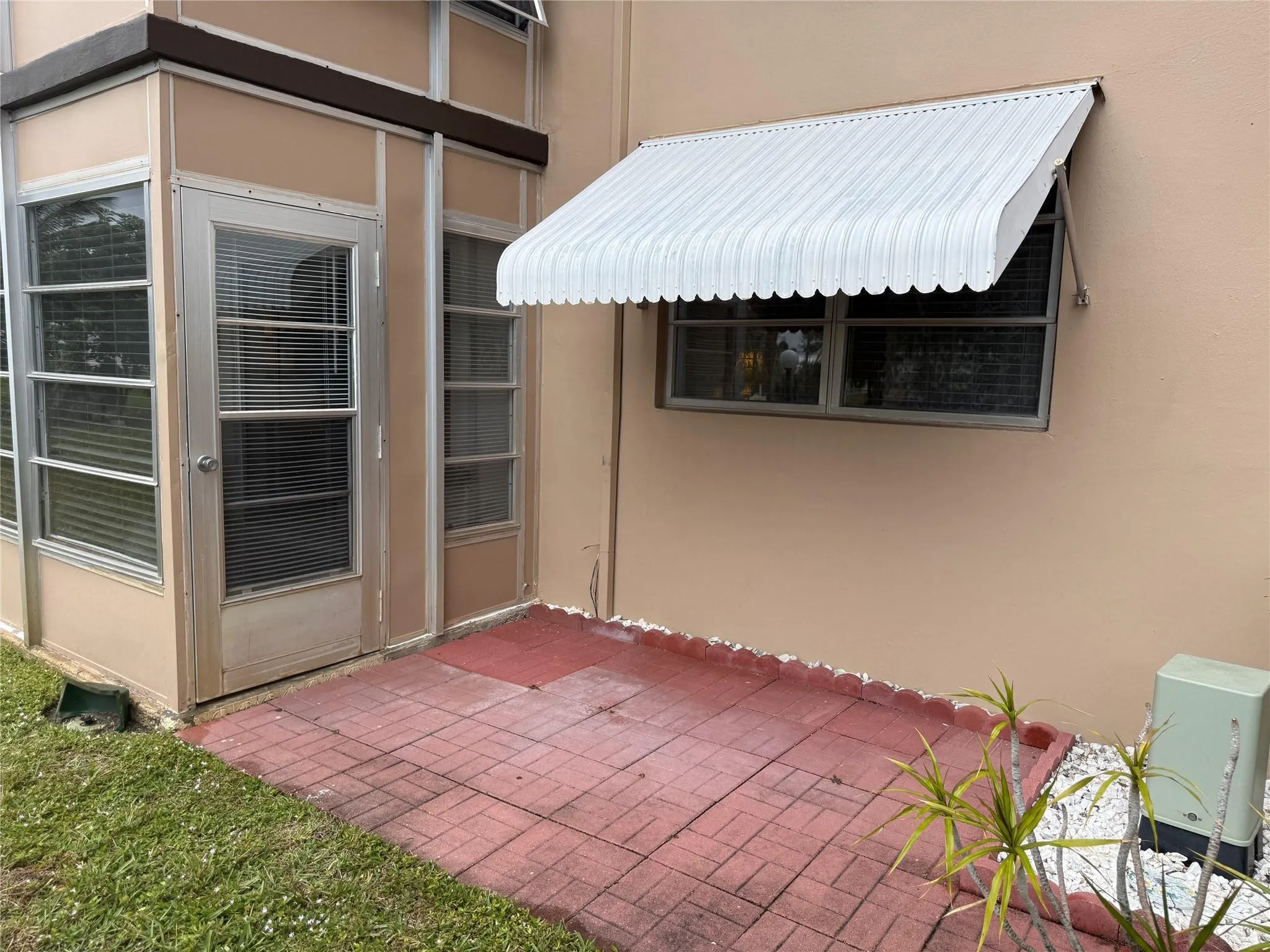 Little patio at your door