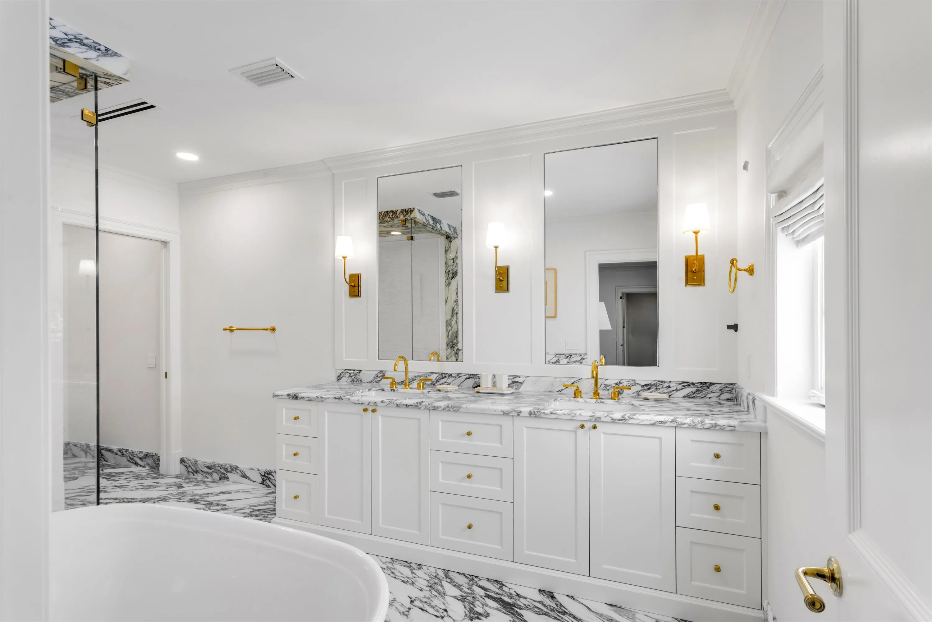 PRIMARY_BATHROOM_ANGLE_EB
