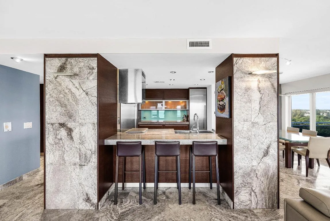 Kitchen Bar