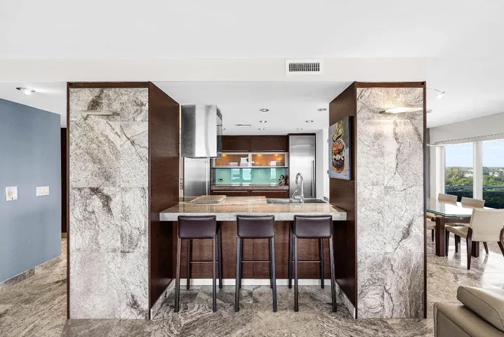Kitchen Bar
