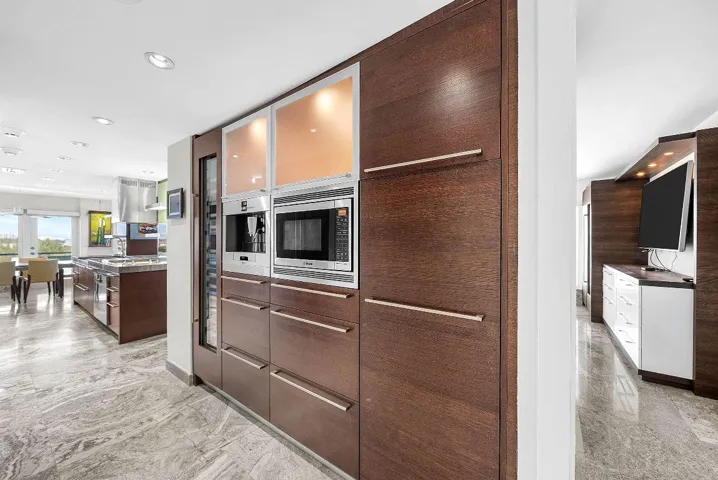 Kitchen Bar